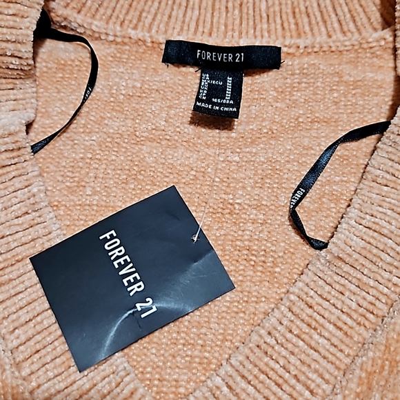 NWT Forever 21 V-Neck Well Woven Sweater Knit Dress Yarn Beige Blush Medium - Picture 2 of 4